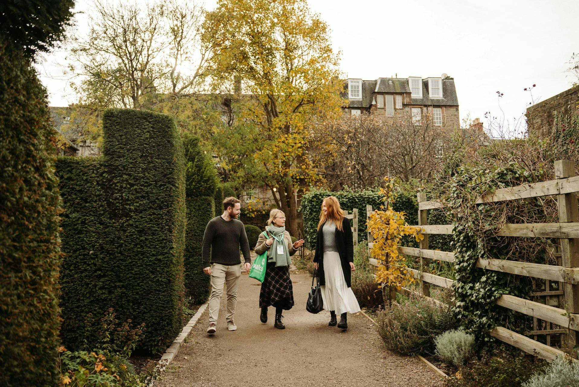 Edinburgh Castle & Holyrood Palace: Early Access + Guided Tour - Photo 1 of 25
